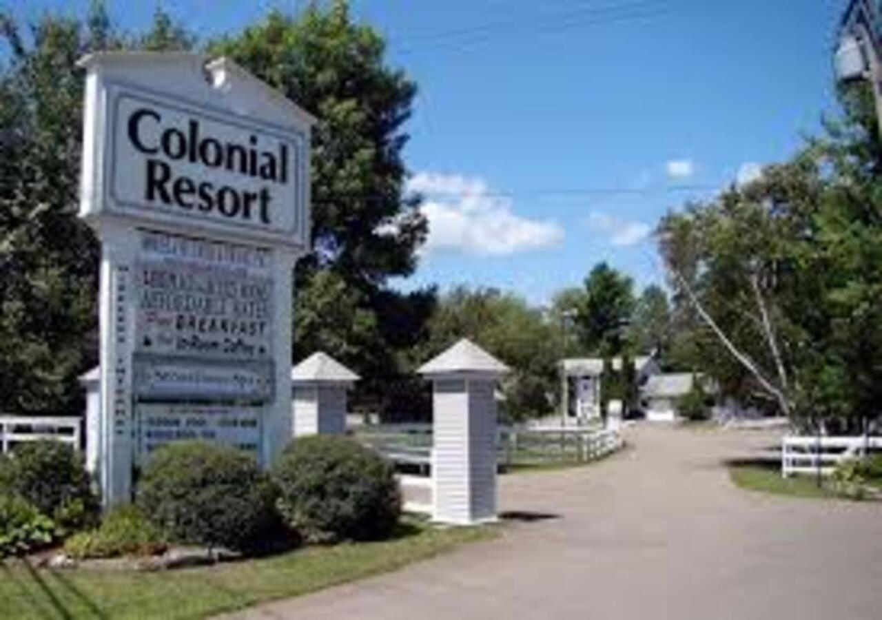Colonial Resort-1000Islands Гананокве Экстерьер фото